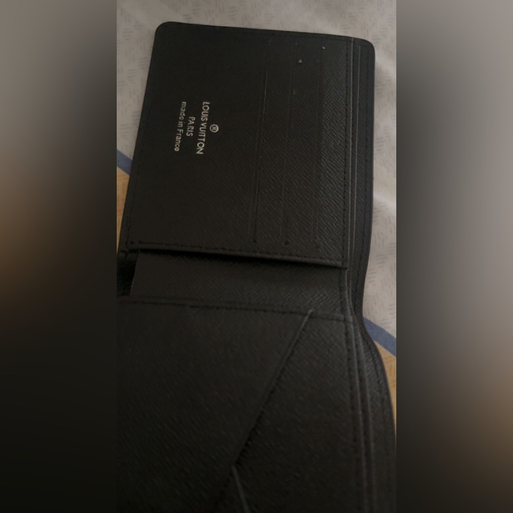 LV MEN SLENDER WALLET READ DESCRIPTION